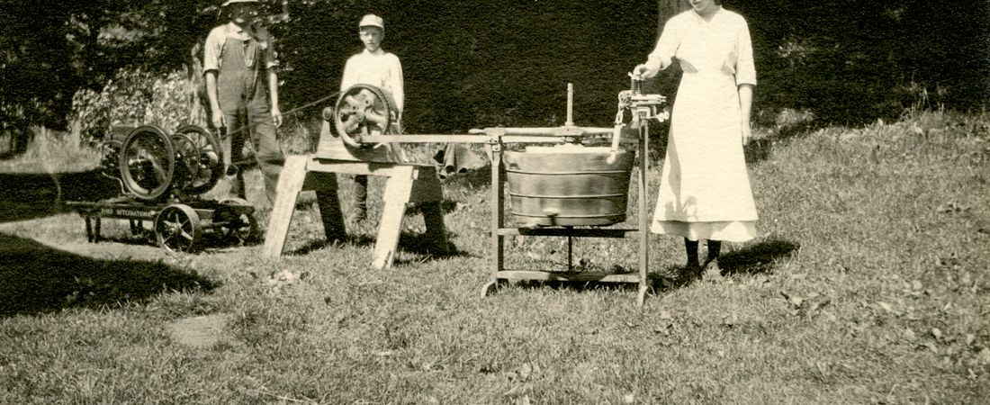 Graves family washing machine, c. 1915