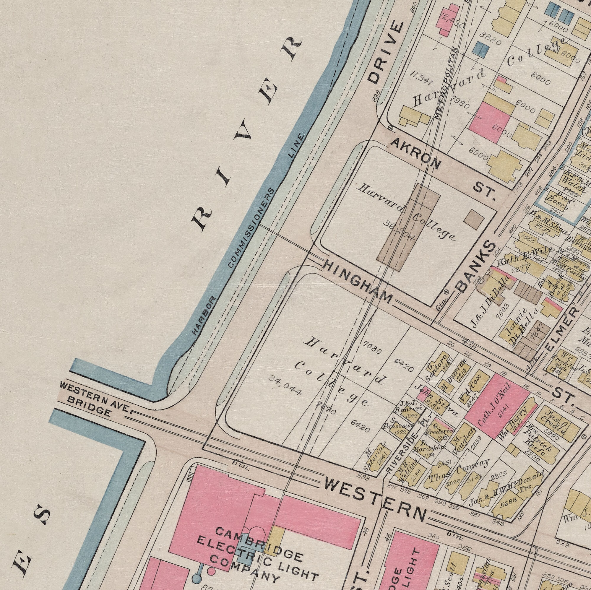Further east along the Charles River above Western Ave, Harvard purchased a few parcels of land without making any changes. Sitting on land without doing any demolition or renovation was not an uncommon strategy for Harvard and other universities–often waiting until more land could be bought before begining work on new buildings.