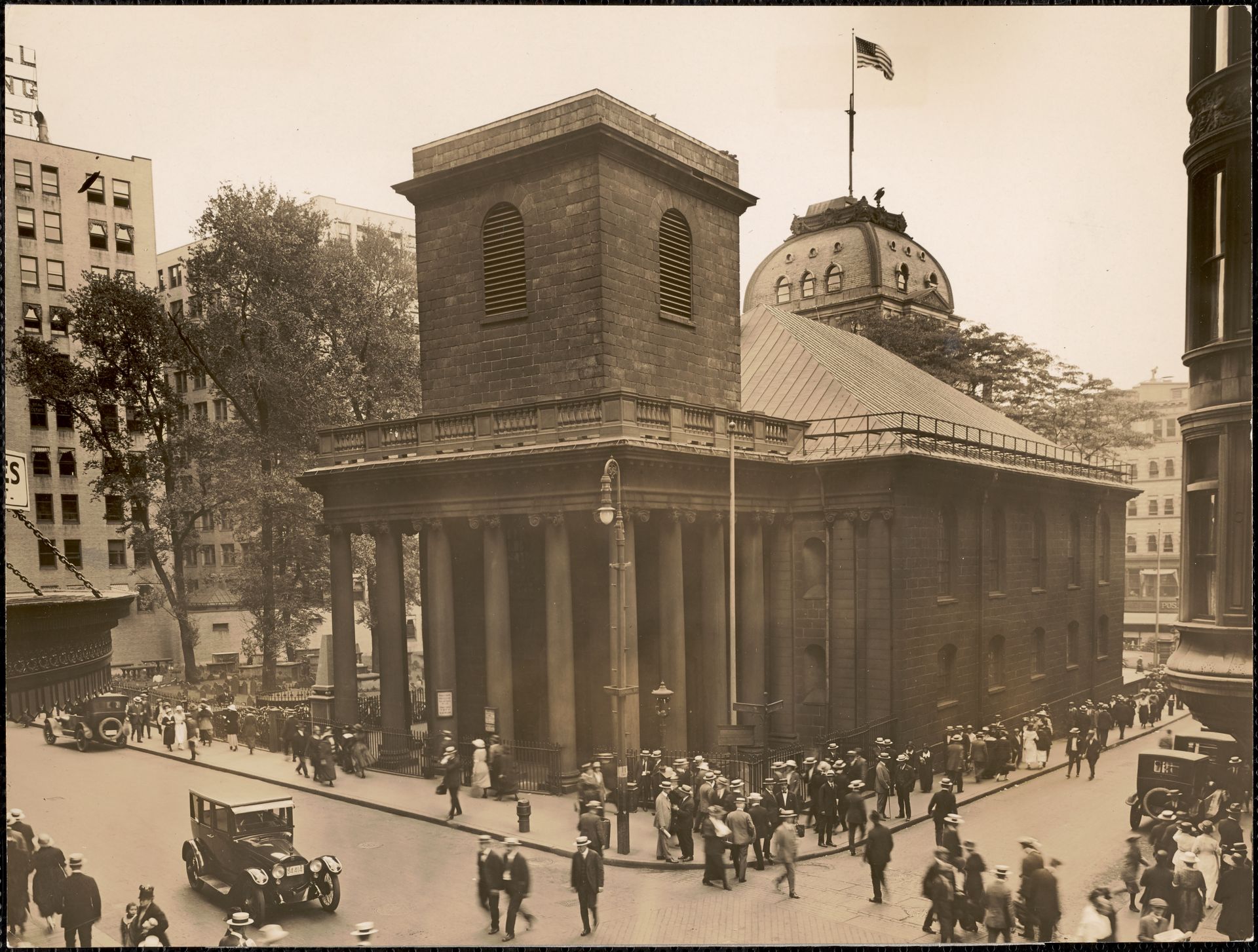 King's Chapel and busy School Street in 1920
