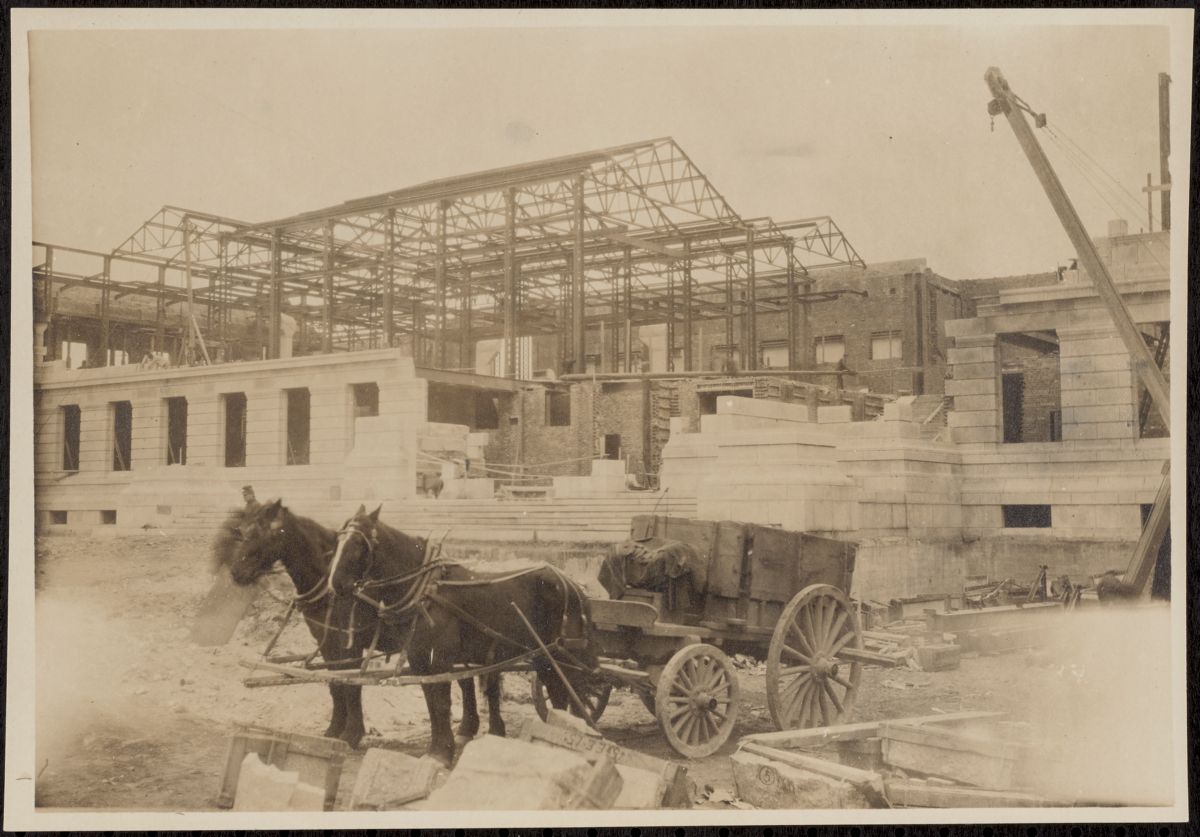 Construction of the new Huntington Museum of Fine Arts building in 1908